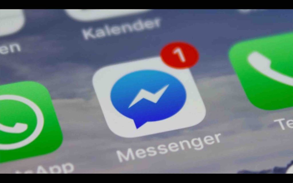 Facebook Messenger smartphone téléphone texto message