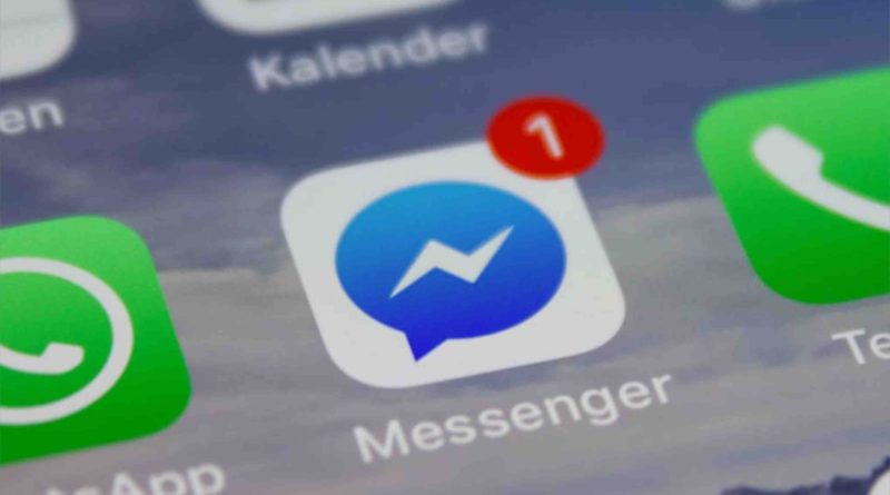 Facebook Messenger smartphone téléphone texto message