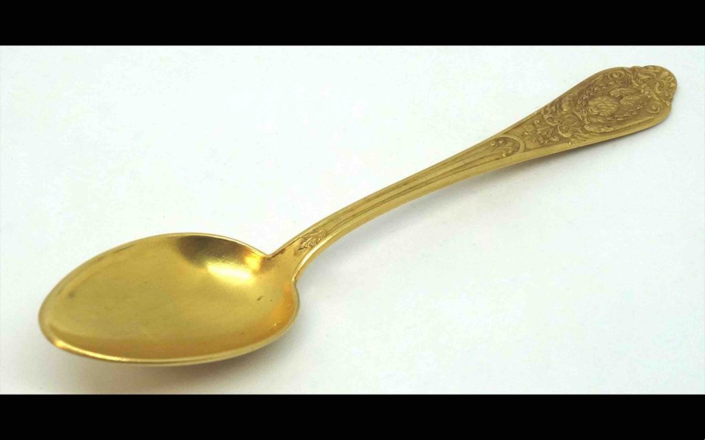 vol cuillère en or Maroc président français France