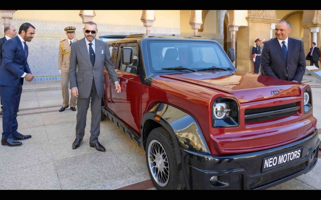 Présentation à SM le Roi d'un modèle de la 1ère marque automobile grand public marocaine et du prototype de véhicule à hydrogène d’initiative marocaine