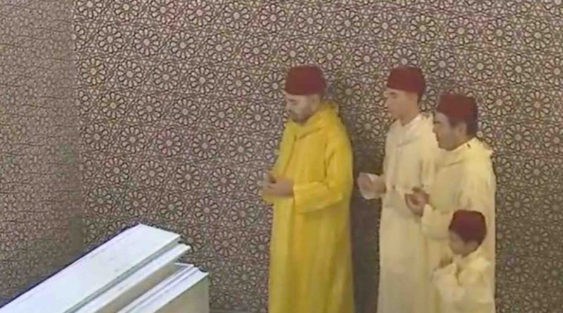 Le Roi Mohammed 6 a présidé, ce mercredi, une veillée religieuse à l’occasion du 25e anniversaire de la disparition de feu Hassan II