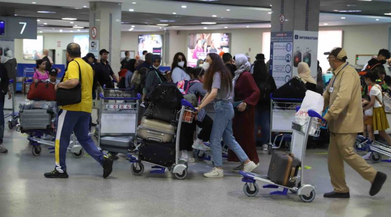 Maroc aéroport valises voyage voyageurs