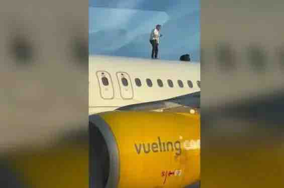 Aéroport de Valence : un Marocain grimpe sur le toit d’un avion